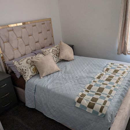 Jacob Lodge Sutton  Bagian luar foto