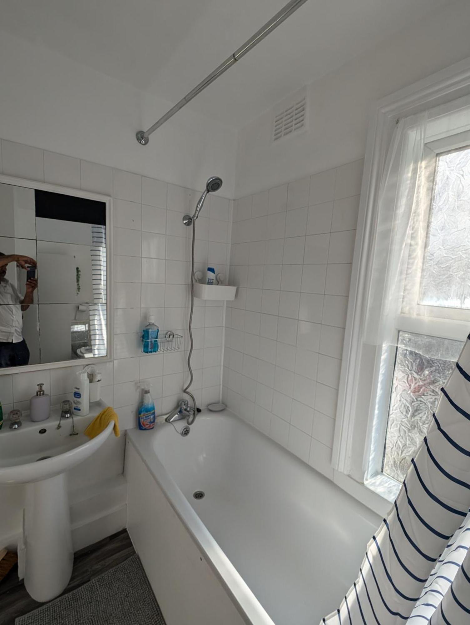 Jacob Lodge Sutton  Bagian luar foto